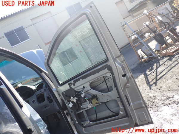 1UPJ-9234671230]ベンツ ビアノ(Viano) W639 (639811)右前ドア 中古 SAINT-GOBAIN SEKURIT M75 43R-000016_4