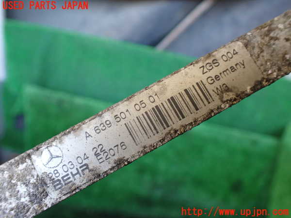 1UPJ-9234672481]ベンツ ビアノ(Viano) W639 (639811)オイルクーラー1 中古_3