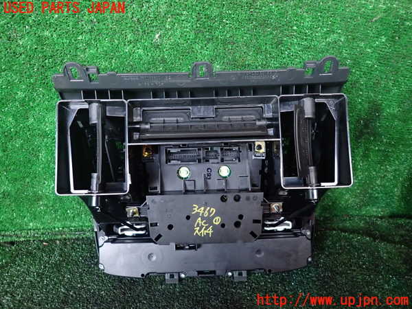 1UPJ-9234676066]ベンツ ビアノ(Viano) W639 (639811)エアコンスイッチ1 中古_3