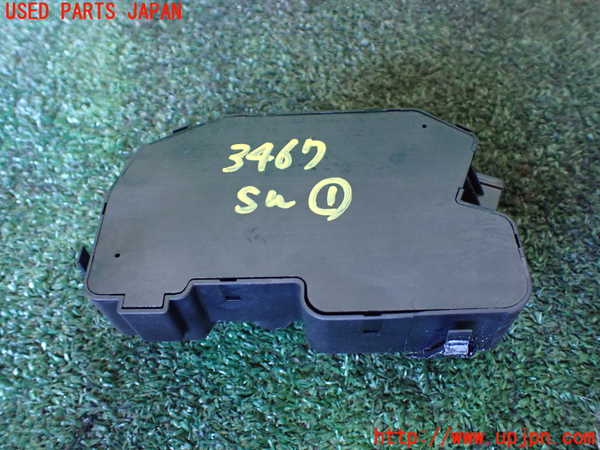 1UPJ-9234676306]ベンツ ビアノ(Viano) W639 (639811)スイッチ1 中古_3