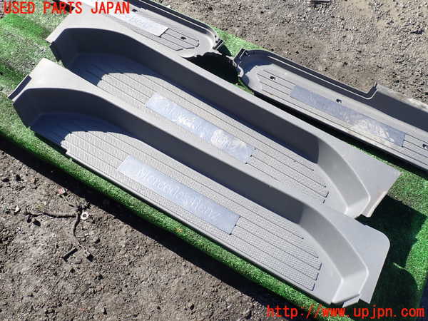 1UPJ-9234677740]ベンツ ビアノ(Viano) W639 (639811)スカッフプレート 中古_3