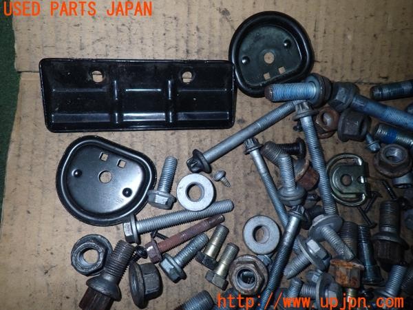 3UPJ=9234680720]ベンツ V350(639811C W639)ネジ・ナット・ステー類 セット ジャンク_5