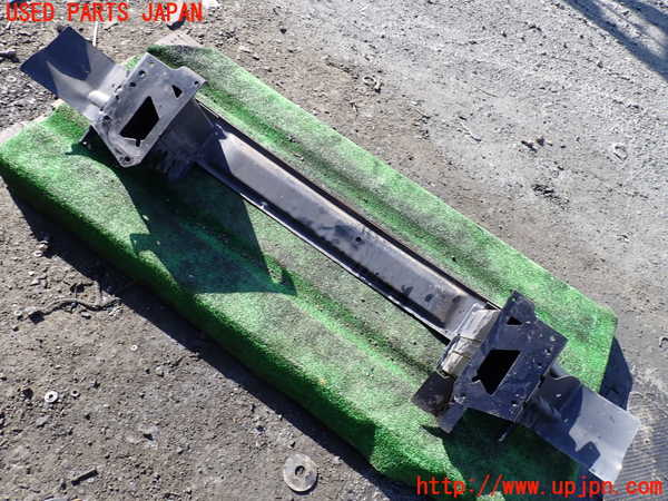 1UPJ-9234681014]ベンツ V350 W639 (639811C)フロントバンパーホースメント 中古_4