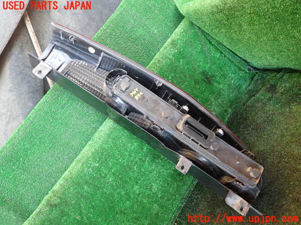 1UPJ-9234681536]ベンツ V350 W639 (639811C)左テールランプ 中古_3