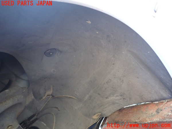 1UPJ-9234681092]ベンツ V350 W639 (639811C)左前フェンダーライナー 中古_3