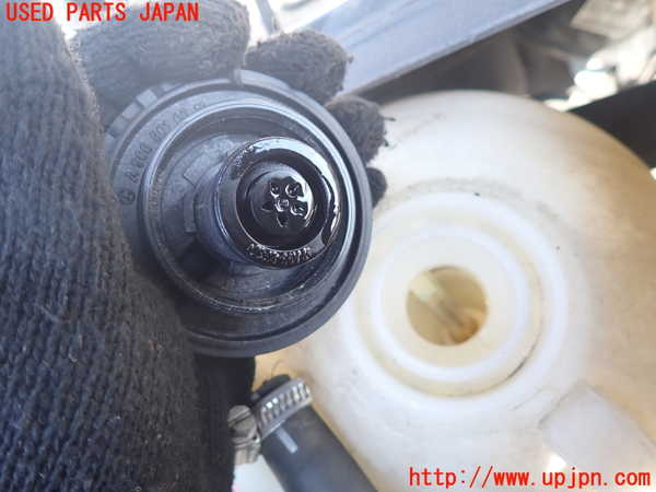 1UPJ-9234682410]ベンツ V350 W639 (639811C)ラジエータータンク 中古_2