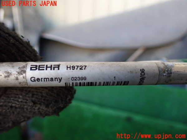 1UPJ-9234682481]ベンツ V350 W639 (639811C)オイルクーラー1 中古_3