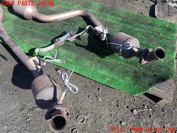 1UPJ-9234682661]ベンツ V350 W639 (639811C)触媒1 中古_3