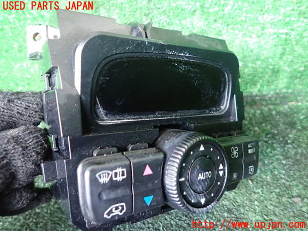 1UPJ-9234686066]ベンツ V350 W639 (639811C)エアコンスイッチ1 中古_2