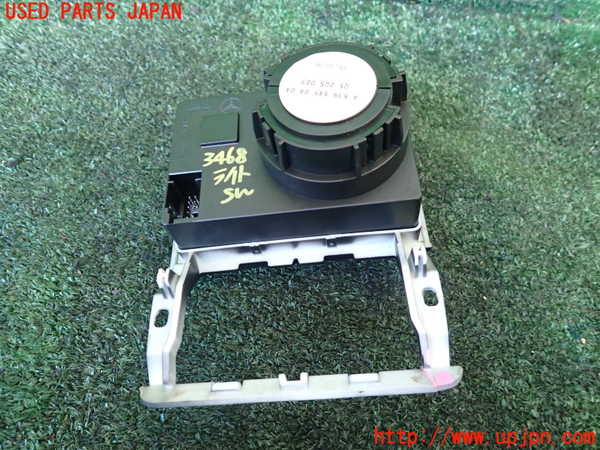 1UPJ-9234686285]ベンツ V350 W639 (639811C)ライトスイッチ 中古_2