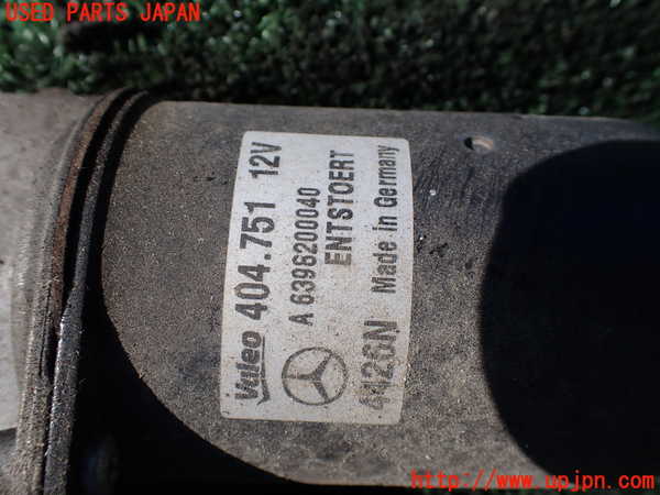 1UPJ-9234686770]ベンツ V350 W639 (639811C)フロントワイパーモーター 中古_3