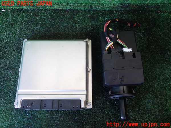 1UPJ-9234686110]ベンツ V350 W639 (639811C)エンジンコンピューター 中古_5