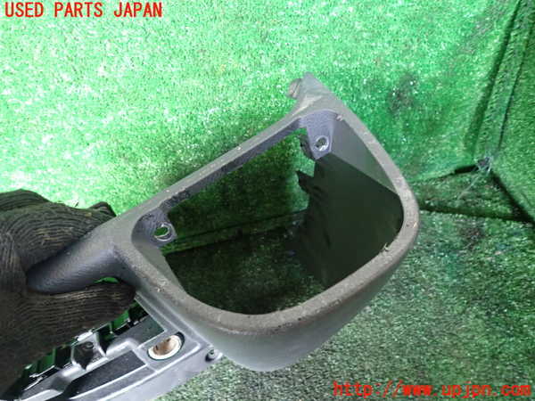 1UPJ-9234687540]ベンツ V350 W639 (639811C)センターコンソール 中古_3