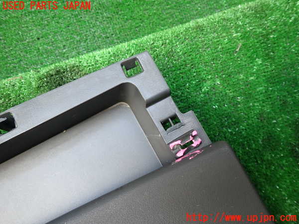 1UPJ-9234687841]ベンツ V350 W639 (639811C)小物入れ1 ジャンク_4