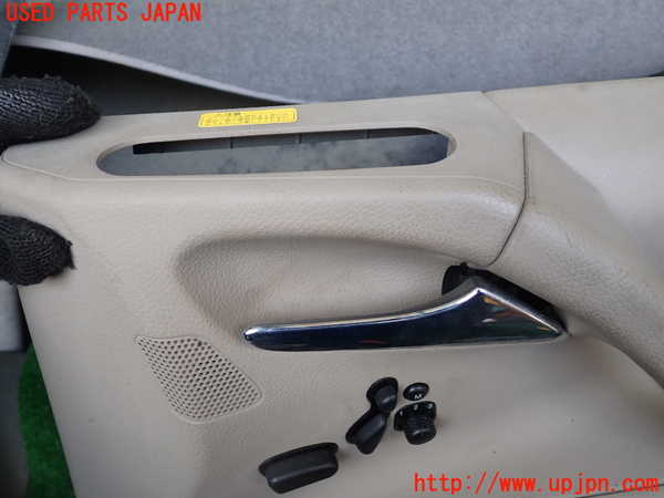 1UPJ-9234681234]ベンツ V350 W639 (639811C)右前ドア内張り 中古_2