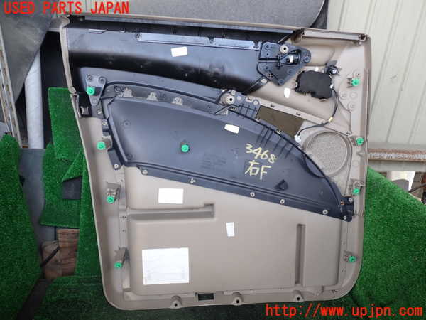 1UPJ-9234681234]ベンツ V350 W639 (639811C)右前ドア内張り 中古_4