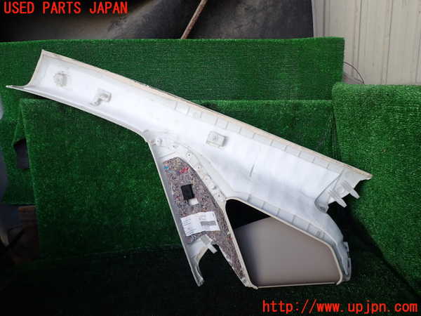 1UPJ-9234687655]ベンツ V350 W639 (639811C)右フロントピラートリム 中古_4