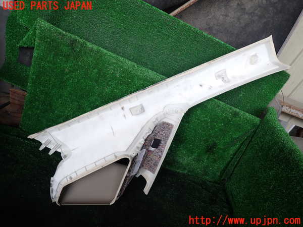 1UPJ-9234687660]ベンツ V350 W639 (639811C)左フロントピラートリム 中古_3