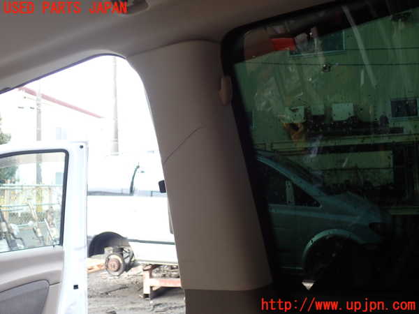 1UPJ-9234687675]ベンツ V350 W639 (639811C)右リアピラートリム 中古_2