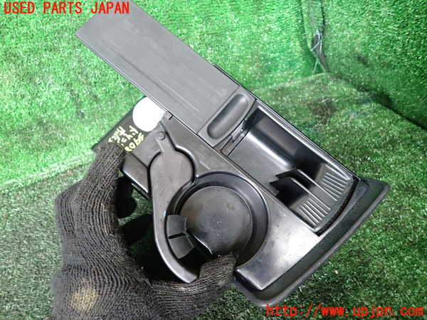 1UPJ-9234687810]ベンツ V350 W639 (639811C)ドリンクホルダー 中古_2