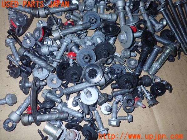 3UPJ=9234690720]アウディ A1 スポーツバック(8XCZE)ネジ・ナット・ステー類 セット ジャンク_3