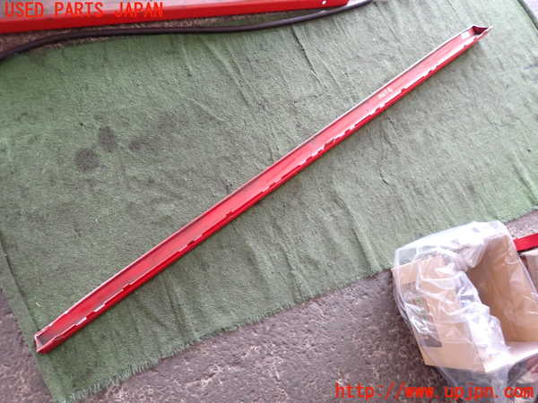 2UPJ-9234691390]アウディ・A1 スポーツバック(8XCZE)右サイドステップ 中古_4