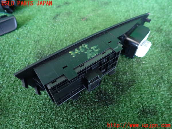 2UPJ-9234696240]アウディ・A1 スポーツバック(8XCZE)右前パワーウィンドウスイッチ 中古_2