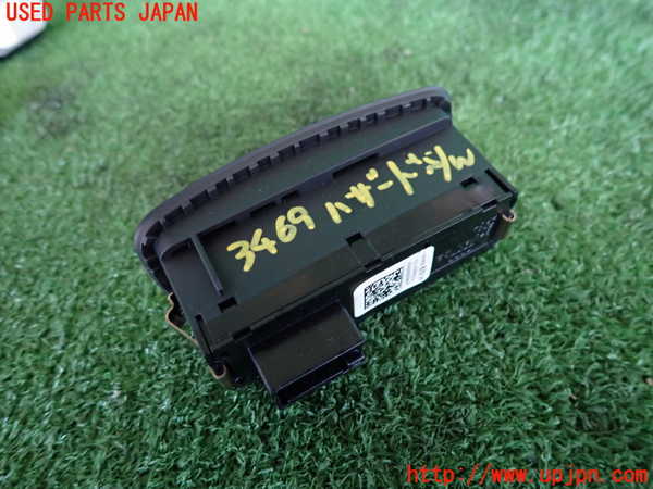 2UPJ-9234696290]アウディ・A1 スポーツバック(8XCZE)ハザードスイッチ 中古_2