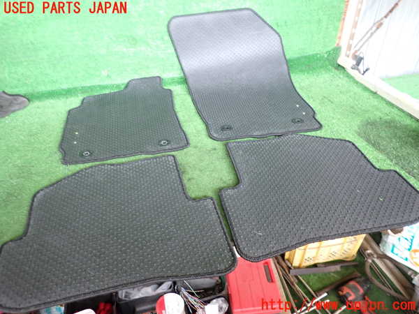 2UPJ-9234697800]アウディ・A1 スポーツバック(8XCZE)フロアマット 中古_3