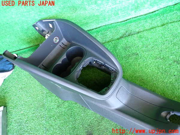 2UPJ-9234697540]アウディ・A1 スポーツバック(8XCZE)センターコンソール 中古_3