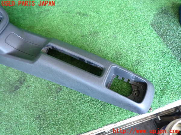 2UPJ-9234697540]アウディ・A1 スポーツバック(8XCZE)センターコンソール 中古_4