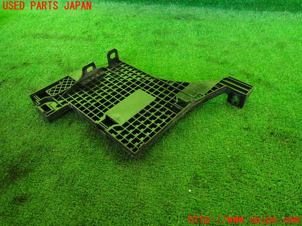 2UPJ-9234711140]ランドローバー・レンジローバー イヴォーク(LV2A)右ヘッドライトリム 中古_3