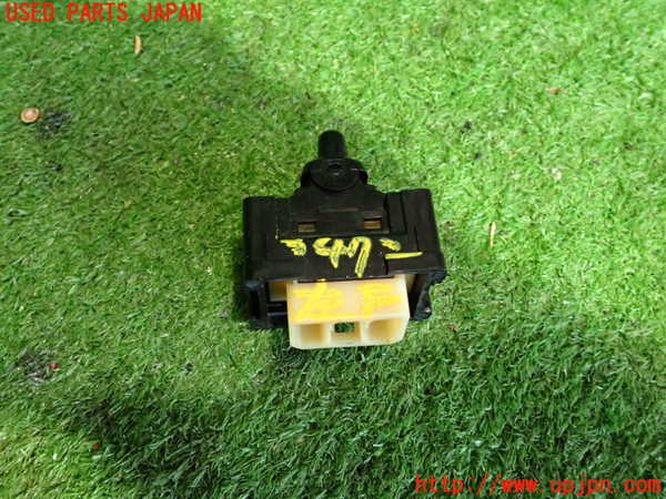 2UPJ-9234726245]MR2(AW11)左前パワーウィンドウスイッチ 中古_2