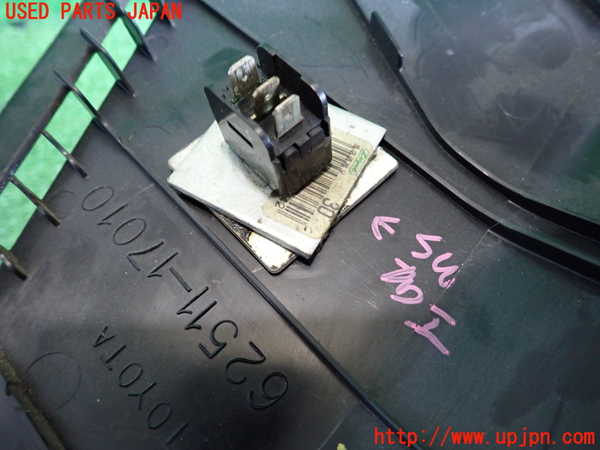 2UPJ-9234727675]MR2(AW11)右リアピラートリム 中古_3