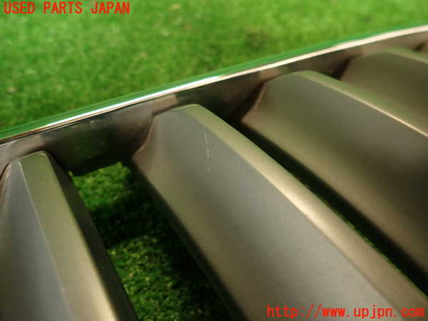2UPJ-9234741050]BMW X3(PC25)(E83系)ラジエターグリル 中古_2