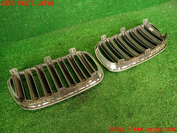 2UPJ-9234741050]BMW X3(PC25)(E83系)ラジエターグリル 中古_4