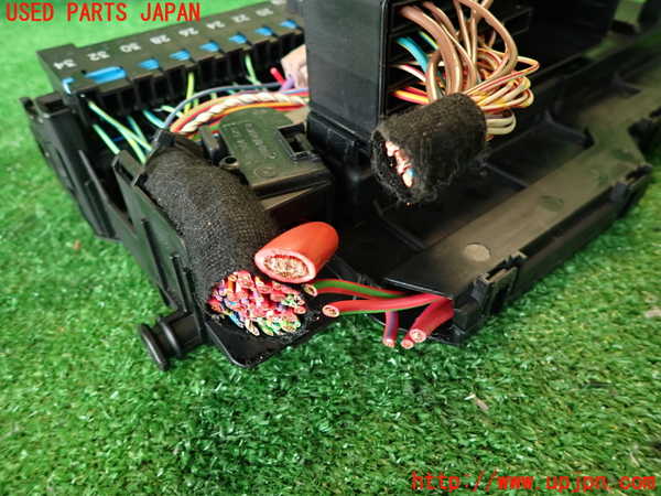 2UPJ-9234746741]BMW X3(PC25)(E83系)ヒューズボックス1 中古_3
