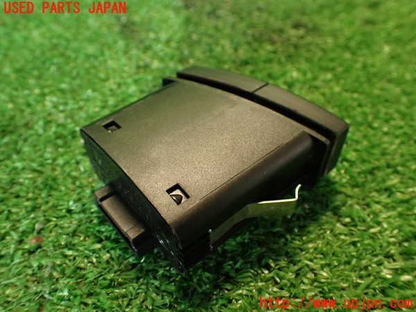 2UPJ-9234746290]BMW X3(PC25)(E83系)ハザードスイッチ 中古_3