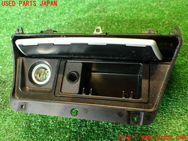 2UPJ-9234747821]BMW X3(PC25)(E83系)灰皿1 中古_3