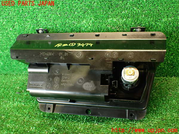 2UPJ-9234747821]BMW X3(PC25)(E83系)灰皿1 中古_4