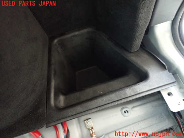 2UPJ-9234747675]BMW X3(PC25)(E83系)右リアピラートリム 中古_2