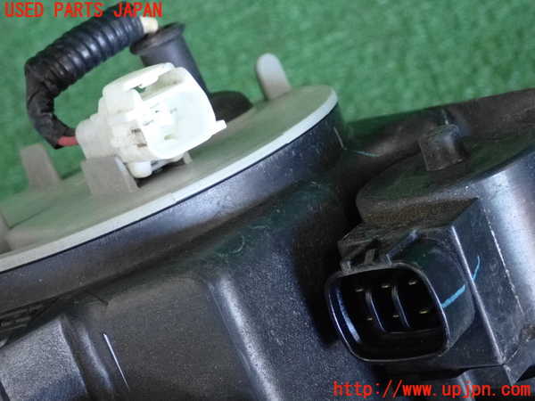 2UPJ-9234761130]ハリアー(ACU30W)右ヘッドライト HID 中古_3