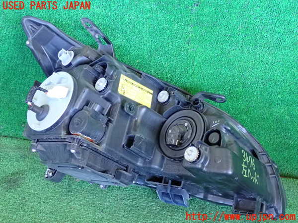 2UPJ-9234761132]ハリアー(ACU30W)左ヘッドライト HID 中古_2