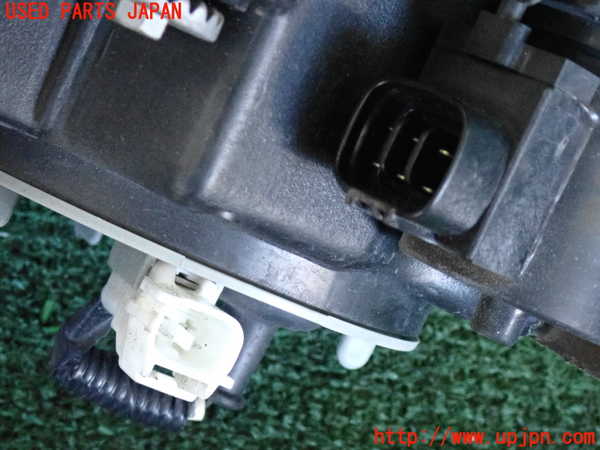 2UPJ-9234761132]ハリアー(ACU30W)左ヘッドライト HID 中古_3