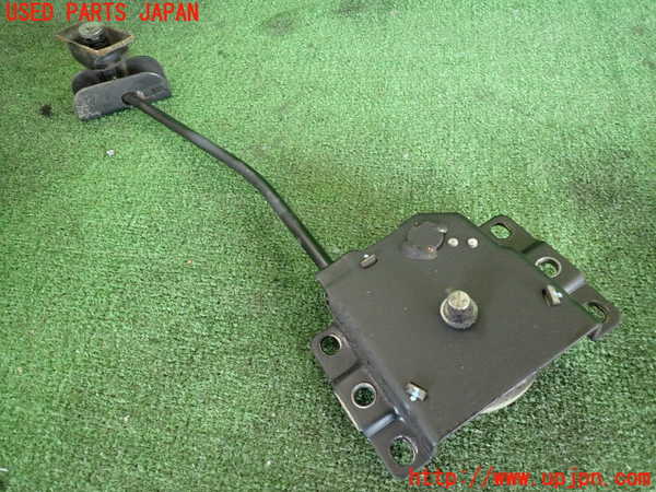 2UPJ-9234761700]ハリアー(ACU30W)スペアタイヤキャリア 中古_2