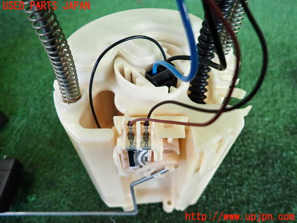 2UPJ-9234762510]ハリアー(ACU30W)燃料ポンプ 中古_3