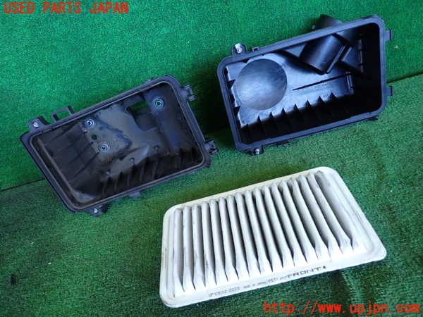 2UPJ-9234762560]ハリアー(ACU30W)エアクリーナーボックス 中古_3