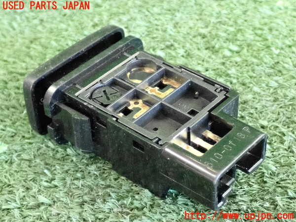 2UPJ-9234766306]ハリアー(ACU30W)スイッチ1 （ヒューエルオープナー・給油口）中古_2