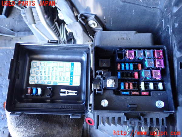 2UPJ-9234766742]ハリアー(ACU30W)ヒューズボックス2 中古_2