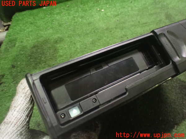 2UPJ-9234776505]ジャガー・Xタイプ(J51YB)CDチェンジャー 中古_4